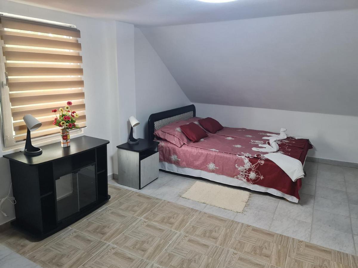 Апартаменти Hobby Vendeghaz Кішкунмойша Екстер'єр фото